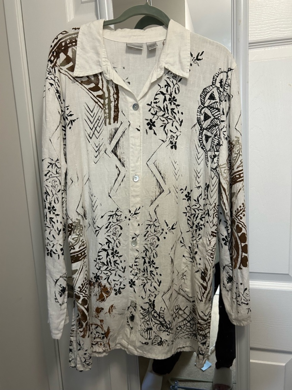 Chico's Ivory Button-Front Long Sleeve Shirt with Black & Brown Print